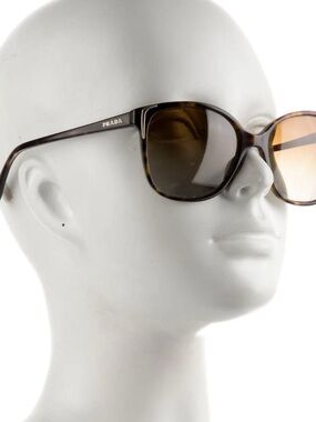 90s PRADA Tortoiseshell Oval Women's Sunglasses - Brown Gradient Lenses
